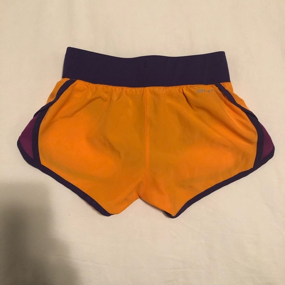 Girls’ Nike Running Shorts - Picture 2 of 3